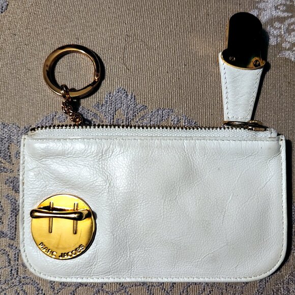 Marc Jacobs The Coin Purse Charm Case - white w/ gold-tone hardware - EUC - Picture 6 of 6